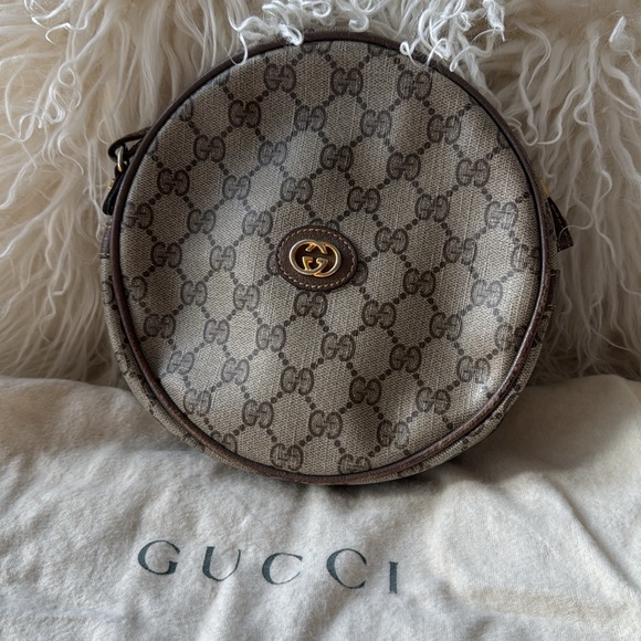 Gucci Handbags - Vintage Gucci Canteen Crossbody - ➡️ main callout strap stays curled ⬅️